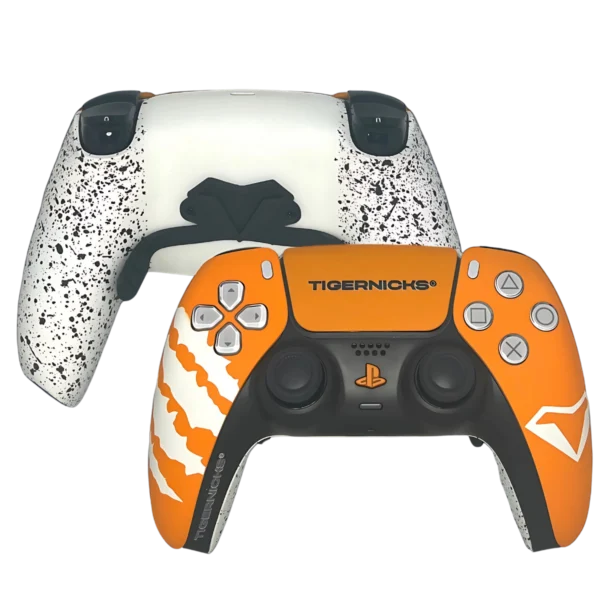 Controller PS5 Tiger di Tigernicks: fronte arancione con graffi bianchi e retro bianco con palette