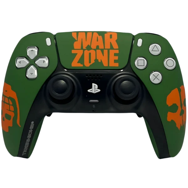 Fronte del controller PS5 Warzone: verde militare con scritta e teschi arancioni e tasti argentati
