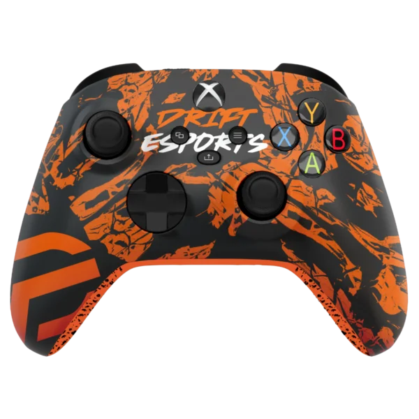 Frontal del mando Xbox DRIFT ESPORTS: negro con trazos naranjas y nombre del club