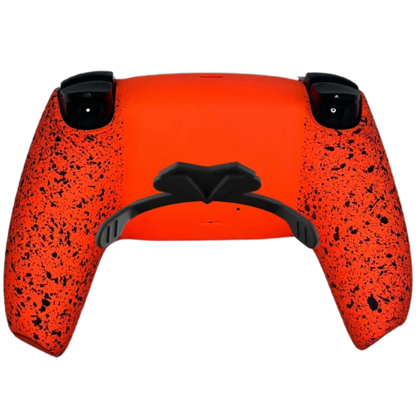 Retro del controller PS5 Dragon Ball: arancione con schizzi neri e palette posteriori