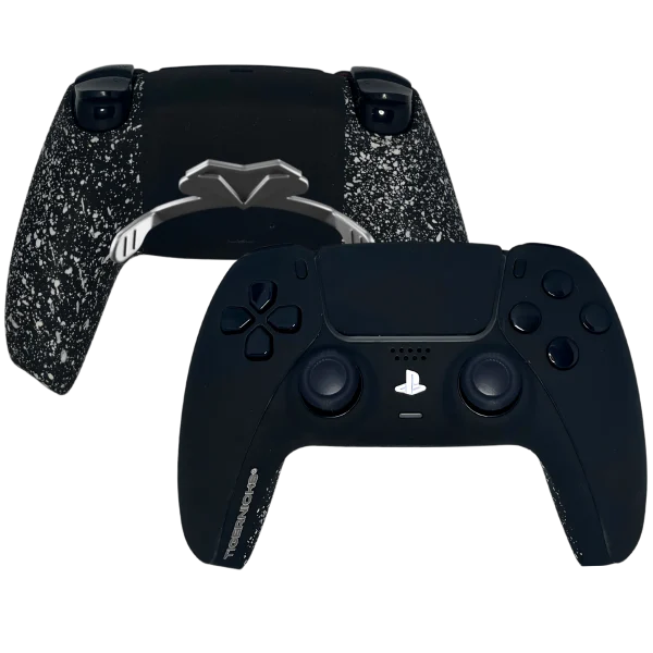 Mando PS5 Furia Nocturna de Tigernicks: frontal negro mate y trasera negra salpicada con paletas plateadas