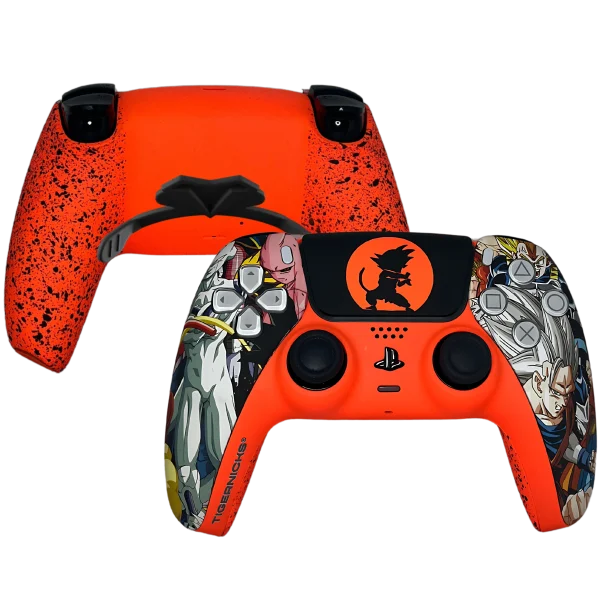 Controller PS5 Dragon Ball di Tigernicks: fronte con personaggi e sagoma di Goku e retro arancione con palette