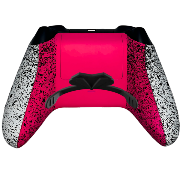 Retro del controller Xbox Pink White: fucsia e bianco con effetto schizzi neri e palette posteriori