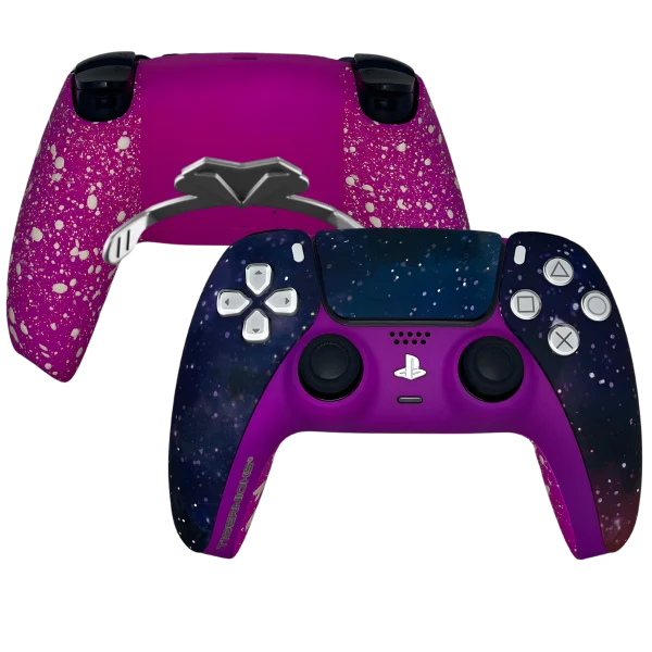 Controller PS5 Galaxy di Tigernicks: fronte con galassia blu e viola e retro fucsia con palette
